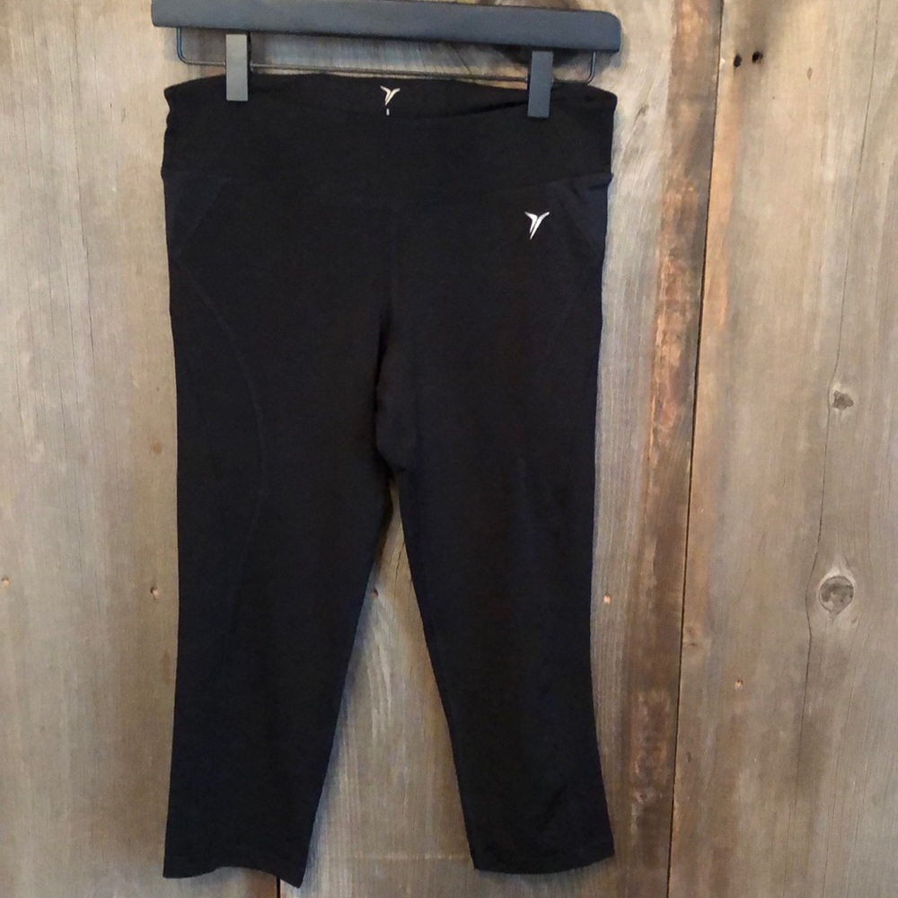 2011 Old Navy Low Rise Cropped Leggings in Black Size Small Women’s